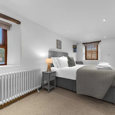 別荘 Swallow Barn *