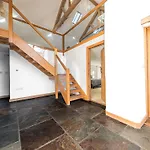 Swallow Barn Semesterbostad *